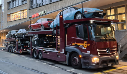 Ab unserem Fahrzeuglager in der Motorworld Zürich können wir unsere Oldtimer für Sie an jeden beliebigen Startort transportieren