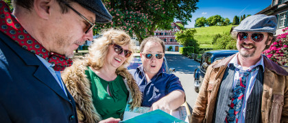 Angeregte Diskussionen bei jedem Foto Stopp