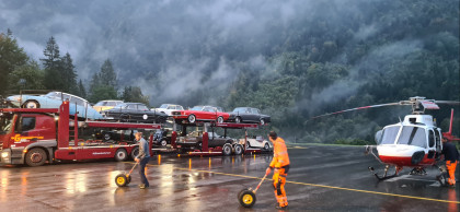 Wir transportieren unsere Klassiker zum Start der Gruppenreise mit Rent a Classic